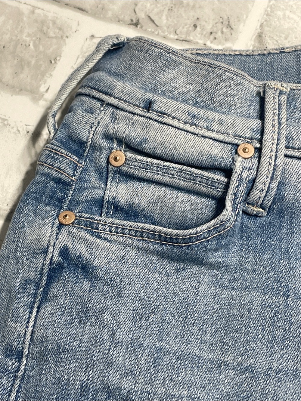Mother’s Women's High-Rise button-fly blue Jeans. Fray hem. The Stunner. Size 24 - Picture 3 of 12